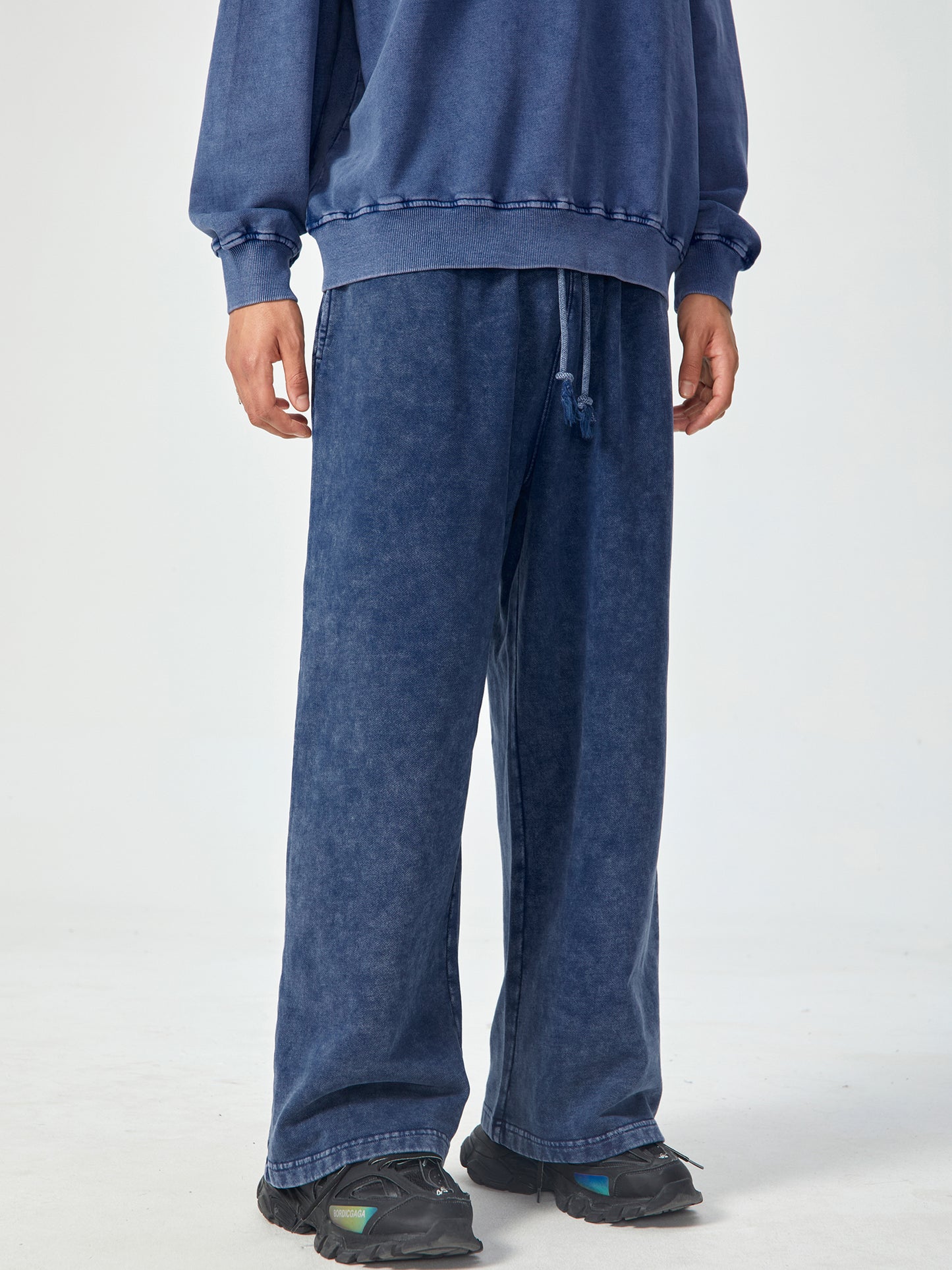 UNFILTERED PRIVATE LABEL STRAIGHT LEG SWEATS( BLUE)